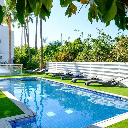 Dreamy Home For Couples, Friends And Small Families In Ayia Napa All Yours アヤナパ